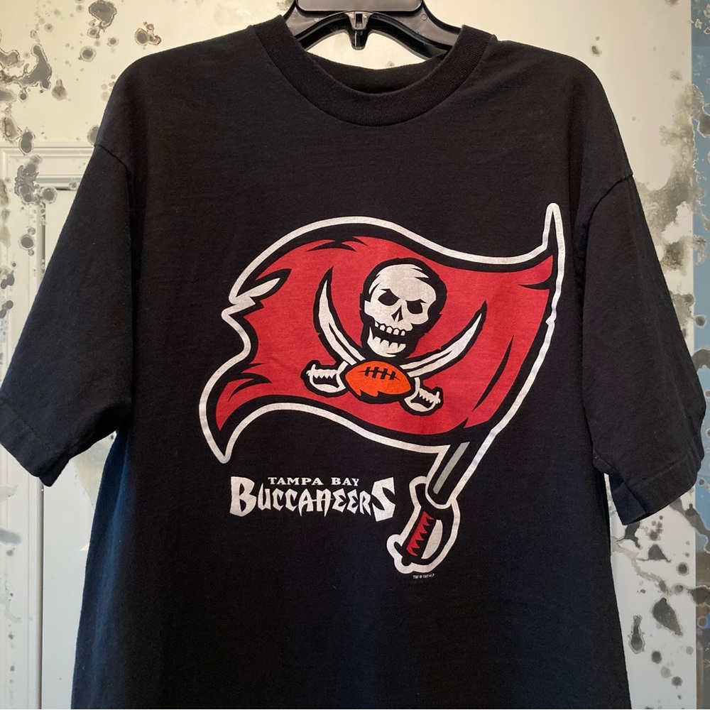 Vintage 90s Tampa Bay Buccaneers 1997 Pro Player Single Stitch Tee
